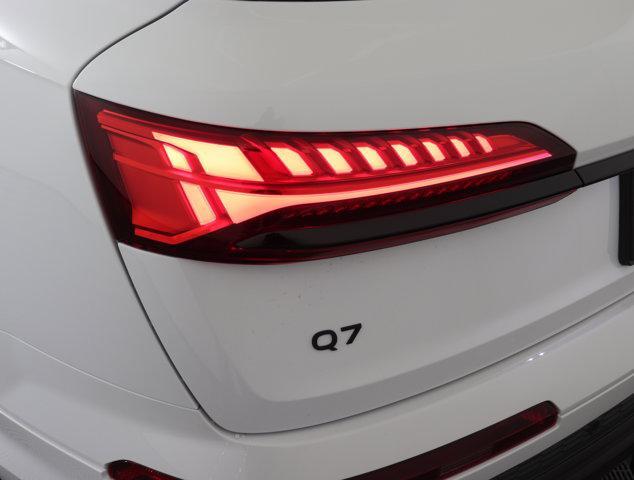 new 2025 Audi Q7 car, priced at $73,911