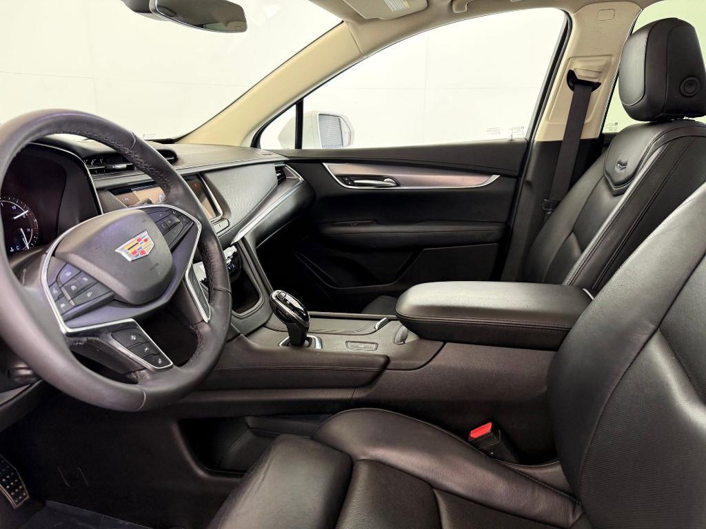 used 2017 Cadillac XT5 car, priced at $14,999