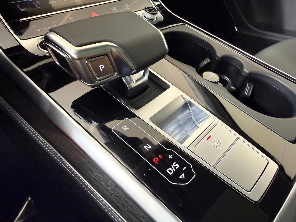 new 2026 Audi Q7 car, priced at $78,295