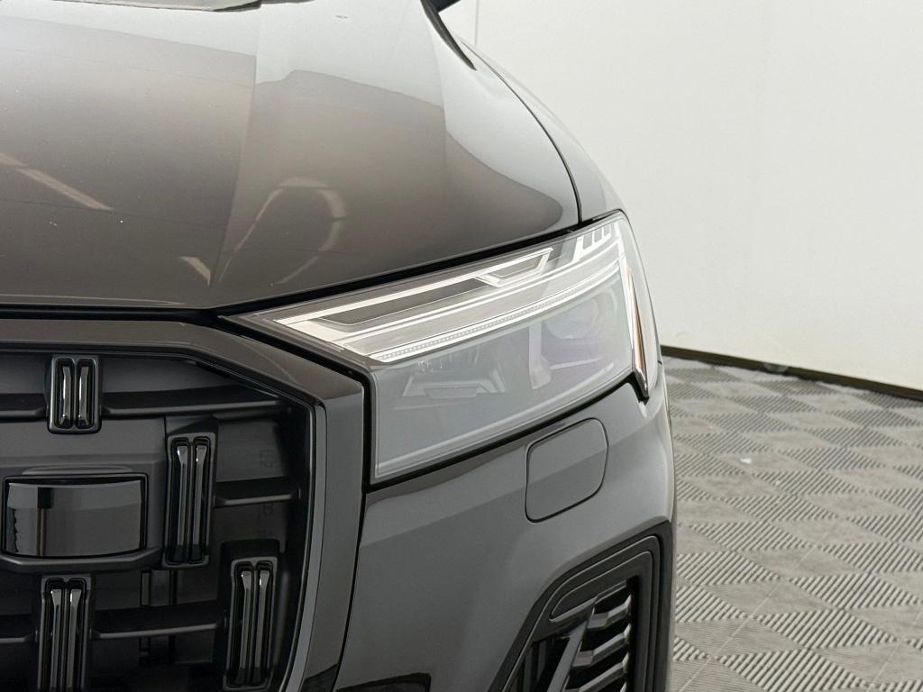 new 2026 Audi Q7 car, priced at $78,295