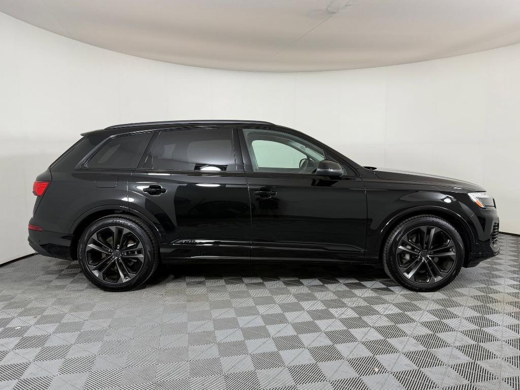 new 2026 Audi Q7 car, priced at $78,295