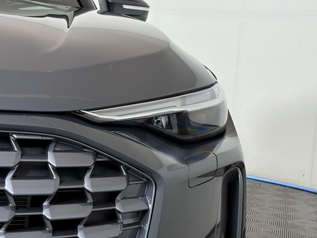 new 2025 Audi Q5 car, priced at $57,931