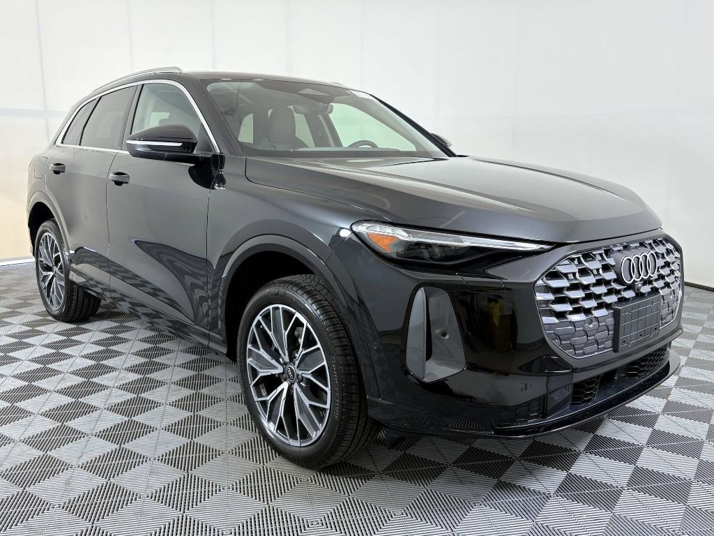 new 2025 Audi Q5 car, priced at $59,471