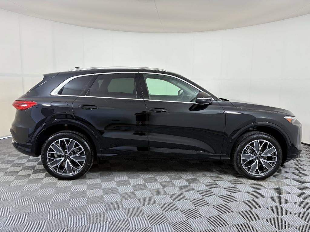 new 2025 Audi Q5 car, priced at $59,471