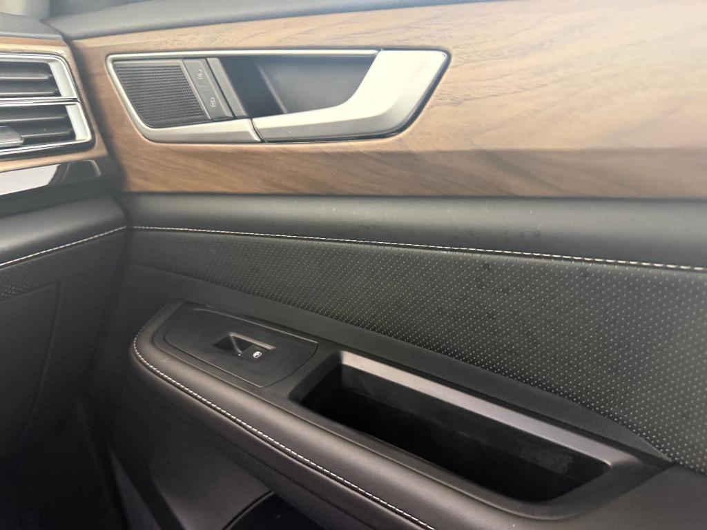 used 2025 Volkswagen Atlas car, priced at $32,499