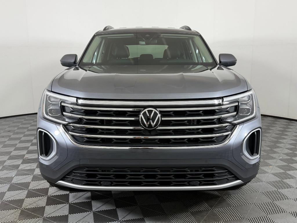 used 2025 Volkswagen Atlas car, priced at $32,499