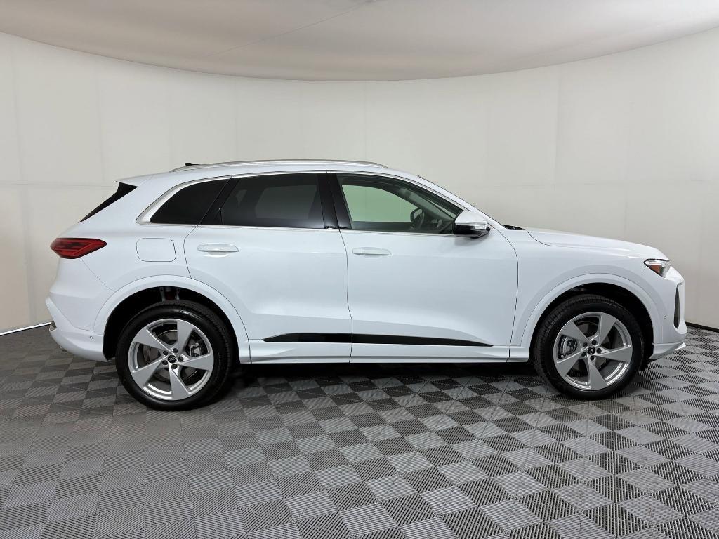 new 2025 Audi Q5 car, priced at $58,232