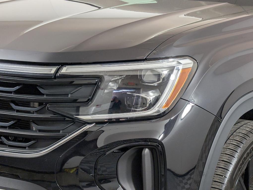 used 2025 Volkswagen Atlas Cross Sport car, priced at $33,999