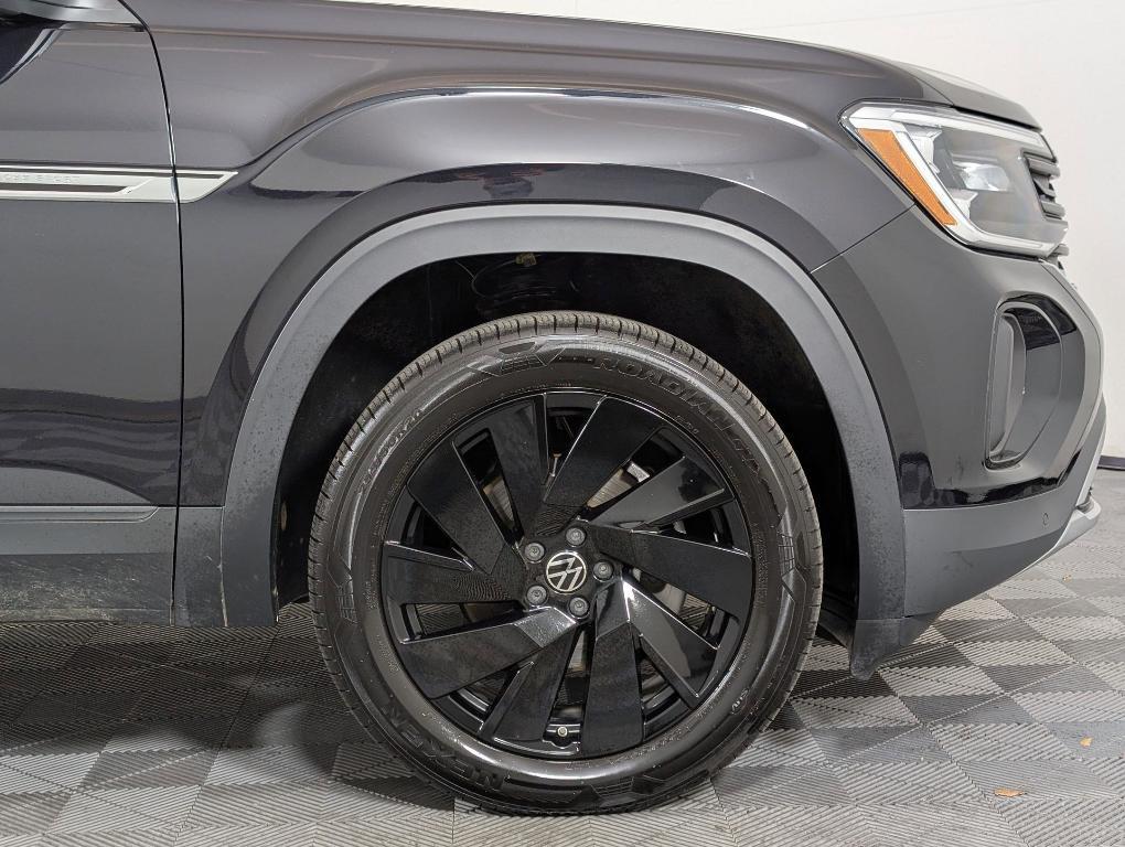 used 2025 Volkswagen Atlas Cross Sport car, priced at $33,999