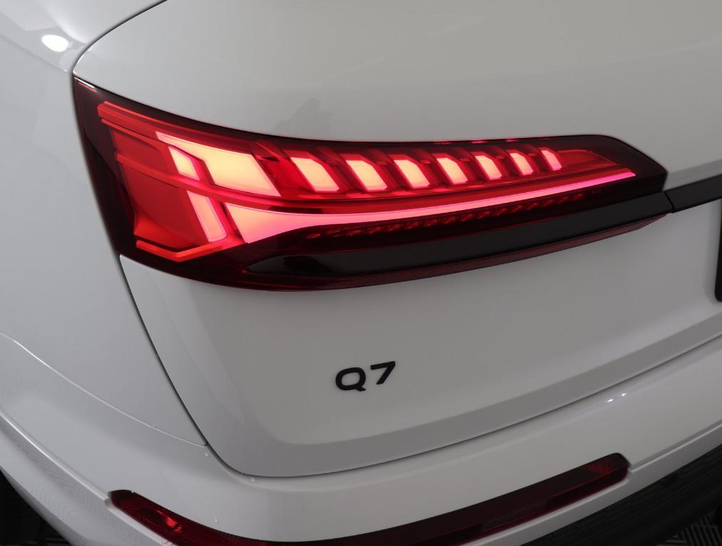 new 2025 Audi Q7 car, priced at $73,721