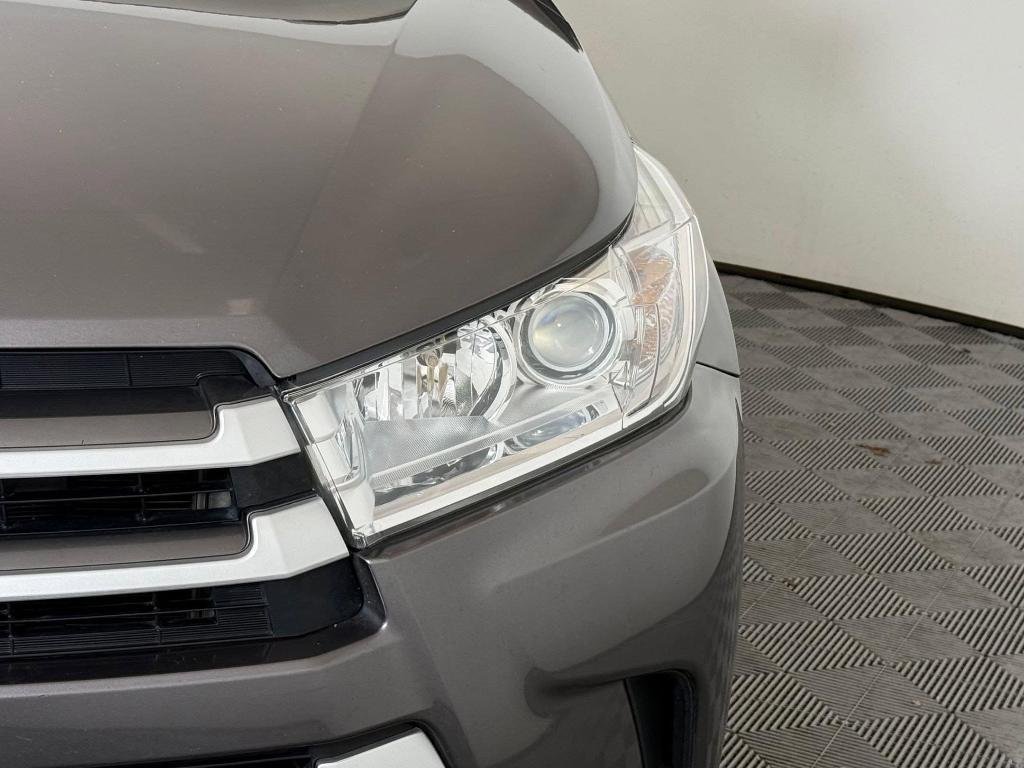 used 2018 Toyota Highlander car, priced at $21,999