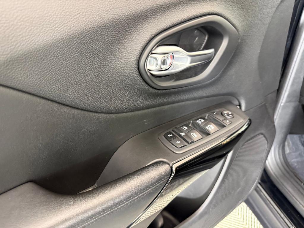 used 2020 Jeep Cherokee car, priced at $16,999