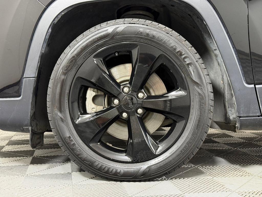 used 2020 Jeep Cherokee car, priced at $16,999