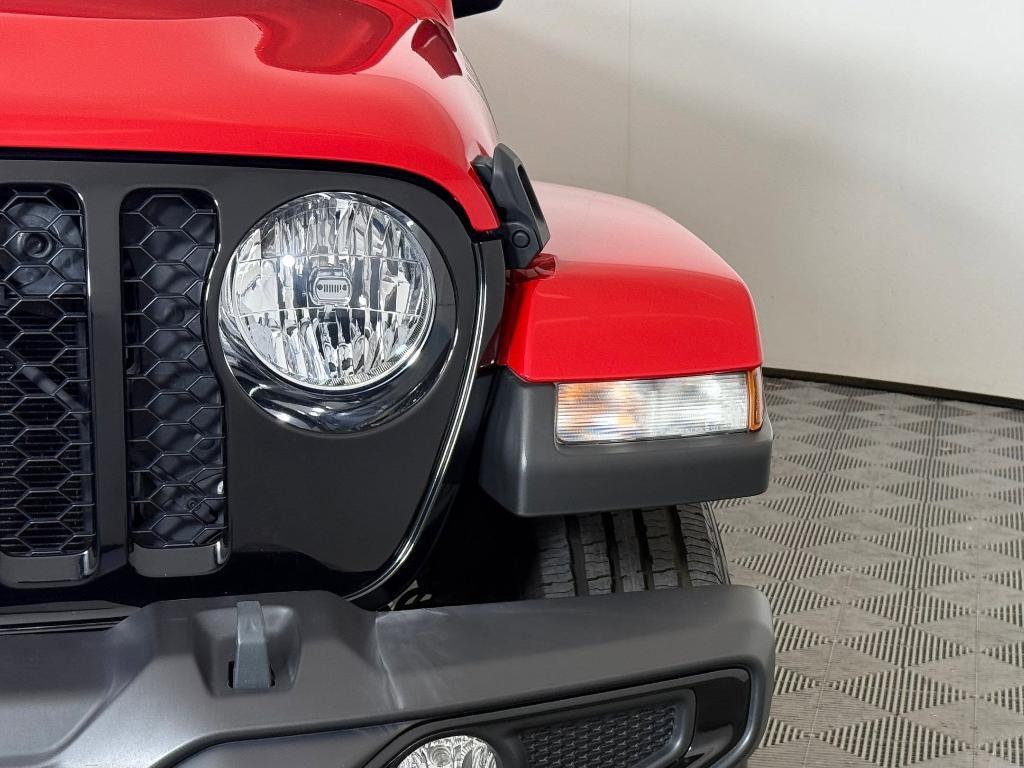 used 2021 Jeep Gladiator car, priced at $27,197