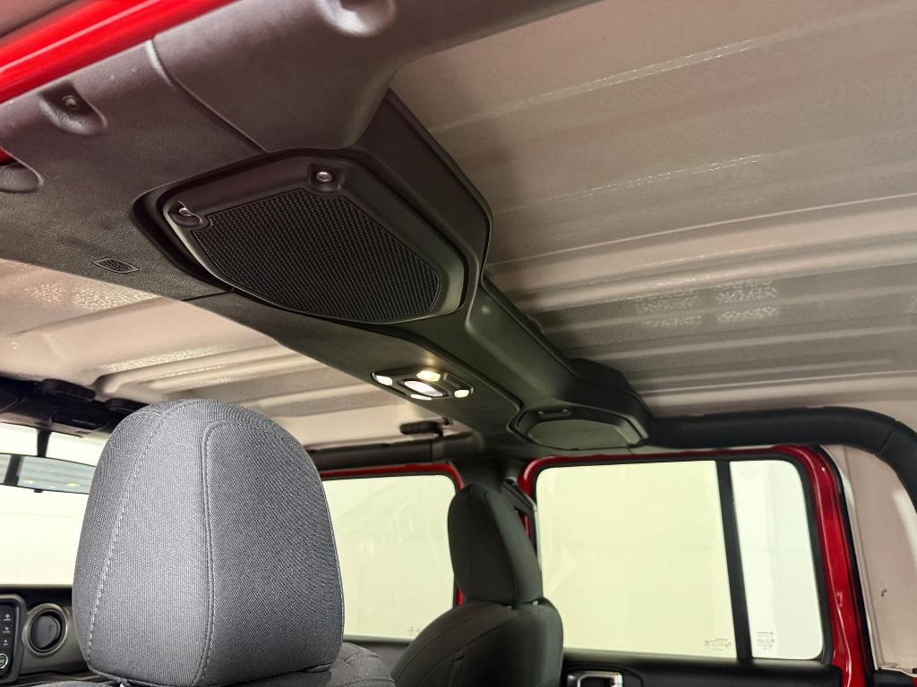 used 2021 Jeep Gladiator car, priced at $27,197