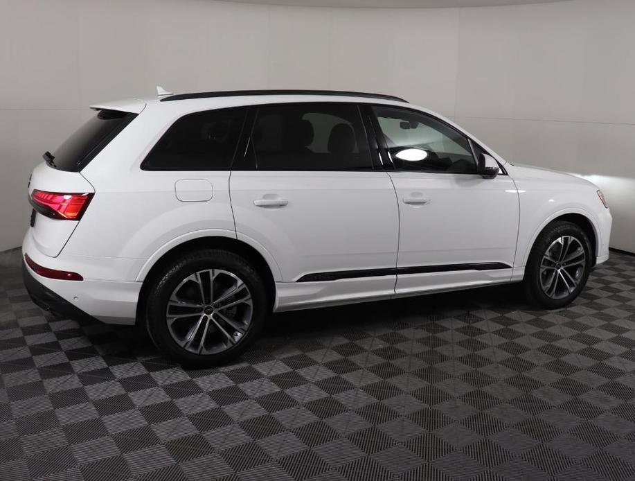 new 2025 Audi Q7 car, priced at $62,241