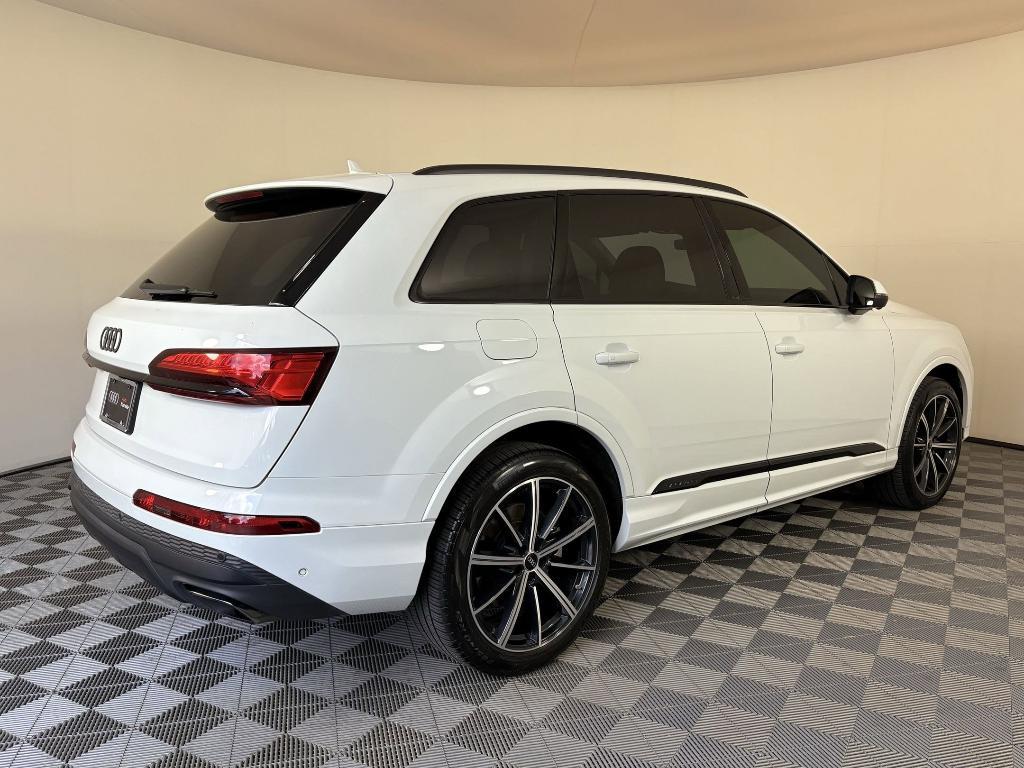 used 2025 Audi Q7 car, priced at $46,999