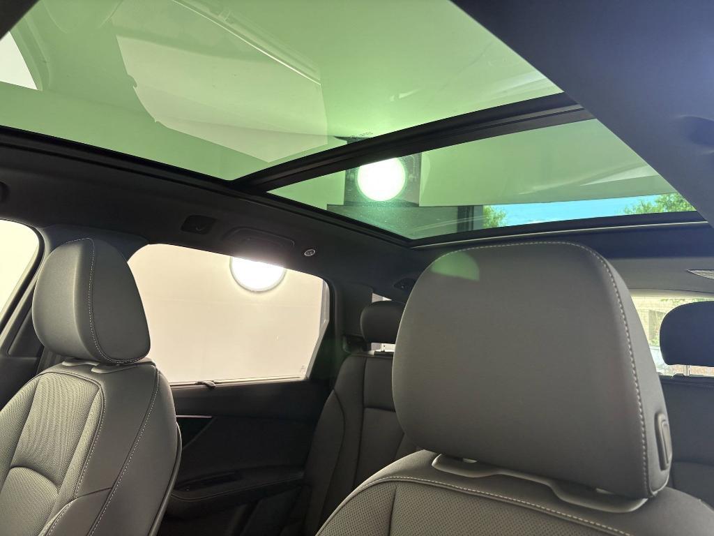 new 2025 Audi Q7 car, priced at $69,992