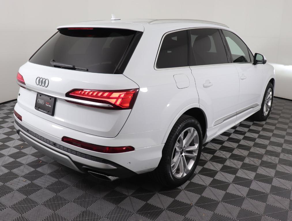 new 2025 Audi Q7 car, priced at $68,381