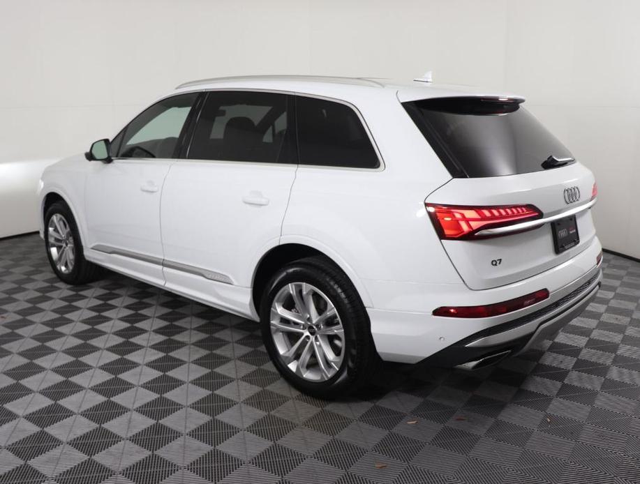 new 2025 Audi Q7 car, priced at $68,381