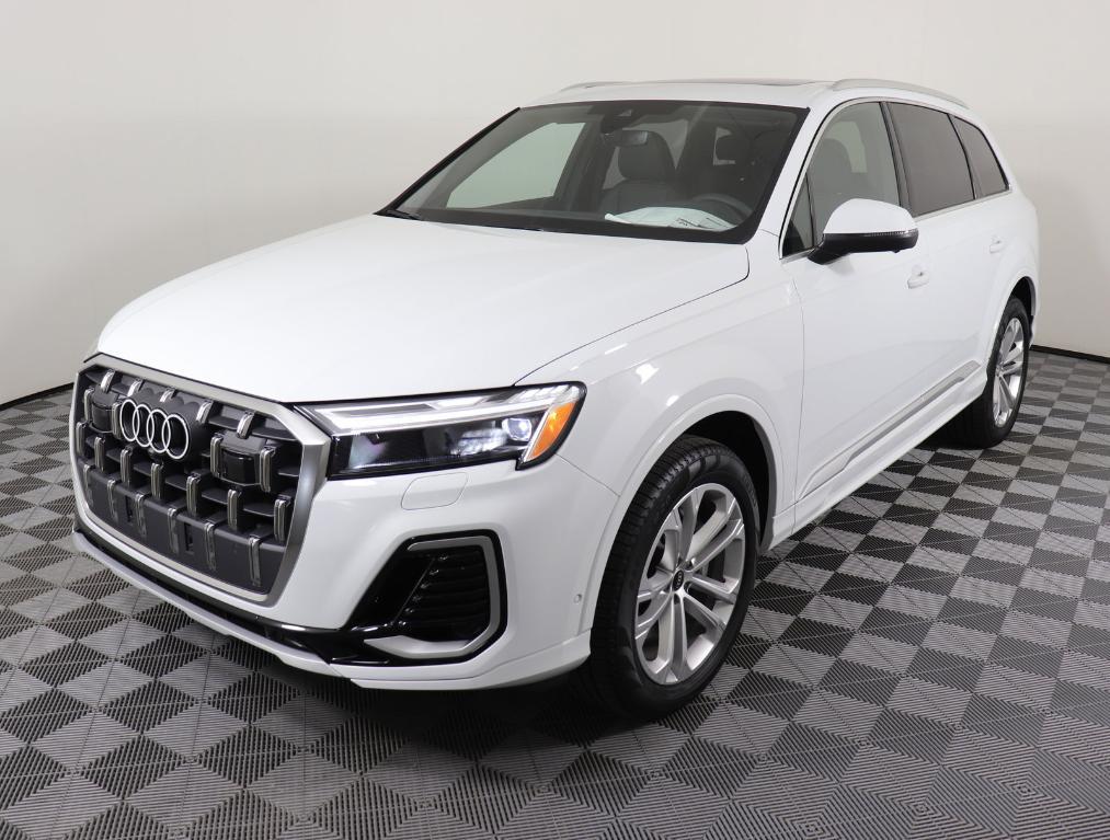 new 2025 Audi Q7 car, priced at $71,252