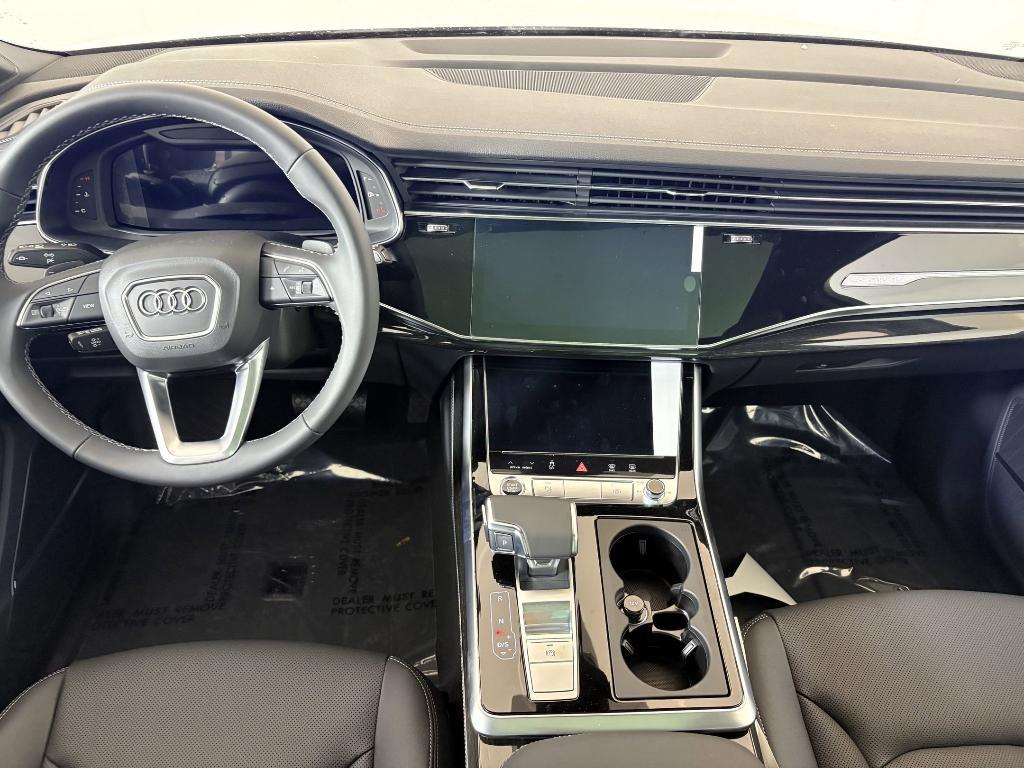new 2025 Audi Q7 car, priced at $74,071