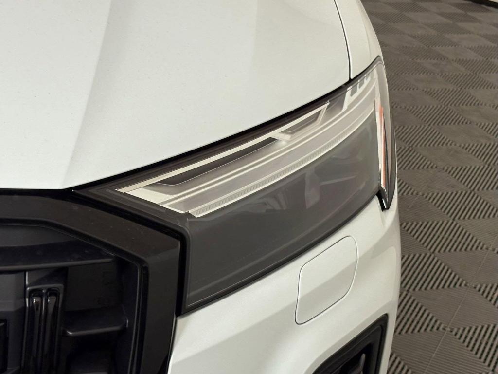 new 2025 Audi Q7 car, priced at $72,501