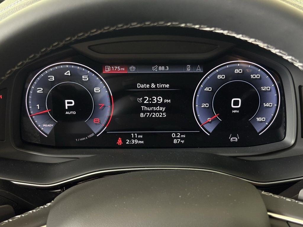 new 2025 Audi Q7 car, priced at $72,501