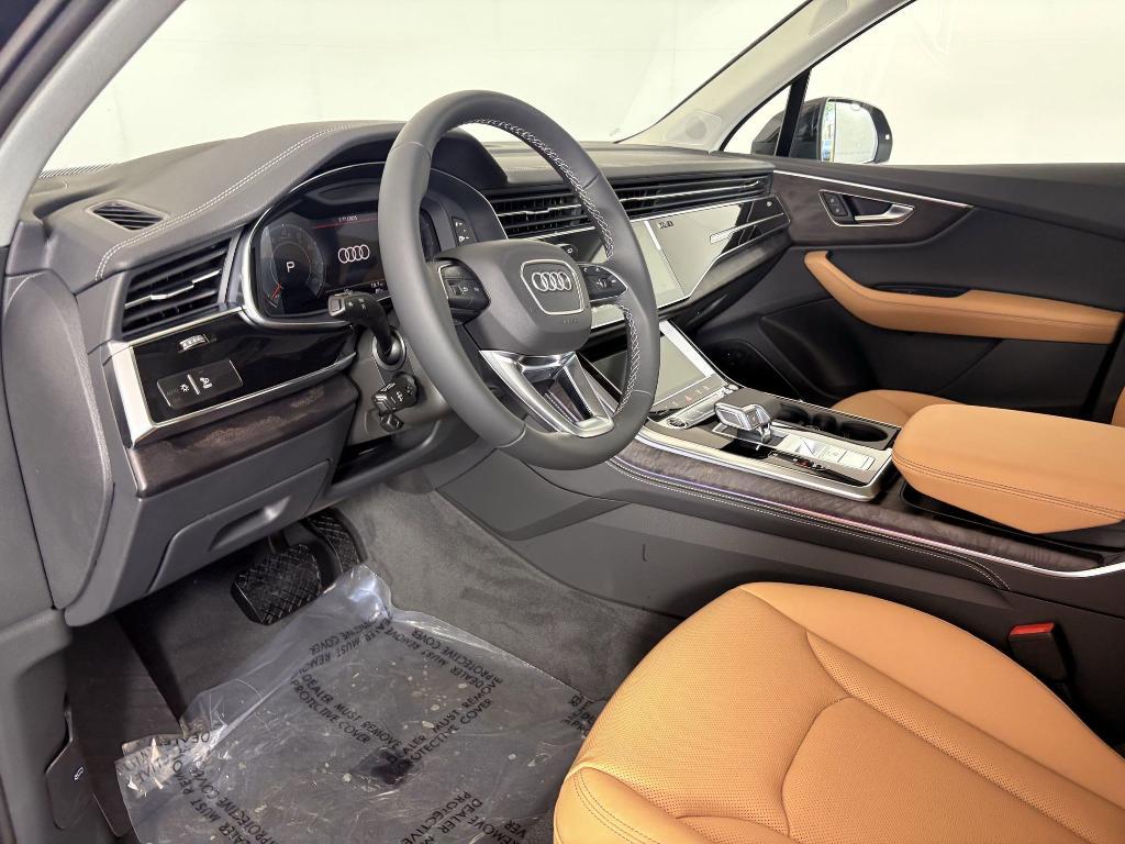 new 2025 Audi Q7 car, priced at $69,902