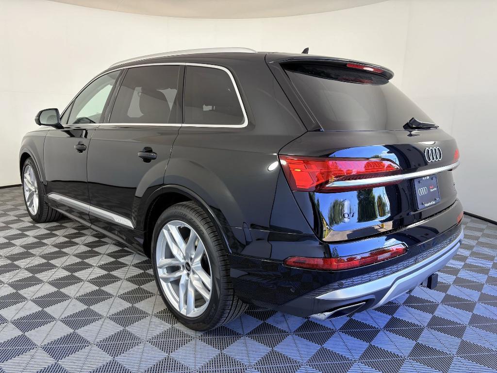 new 2025 Audi Q7 car, priced at $69,902