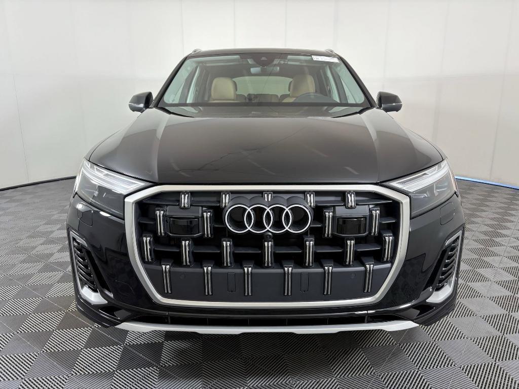 new 2025 Audi Q7 car, priced at $69,902