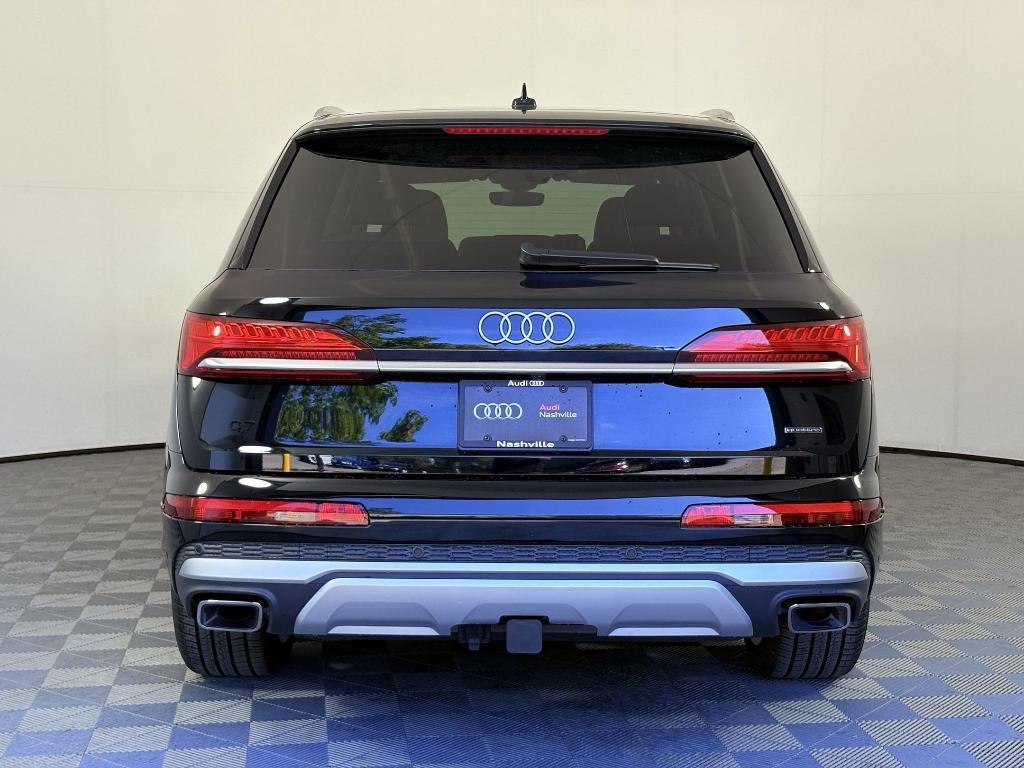new 2025 Audi Q7 car, priced at $69,902