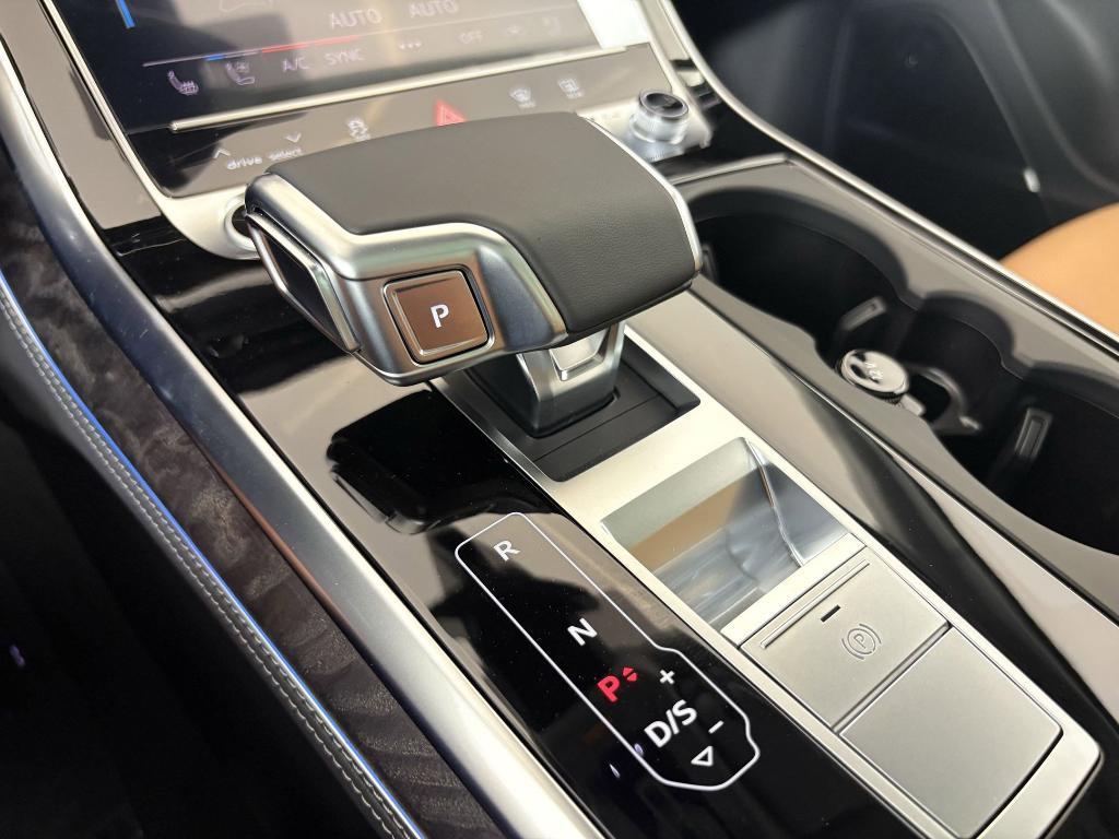 new 2025 Audi Q7 car, priced at $69,902