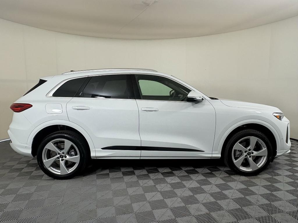 new 2025 Audi Q5 car, priced at $59,471