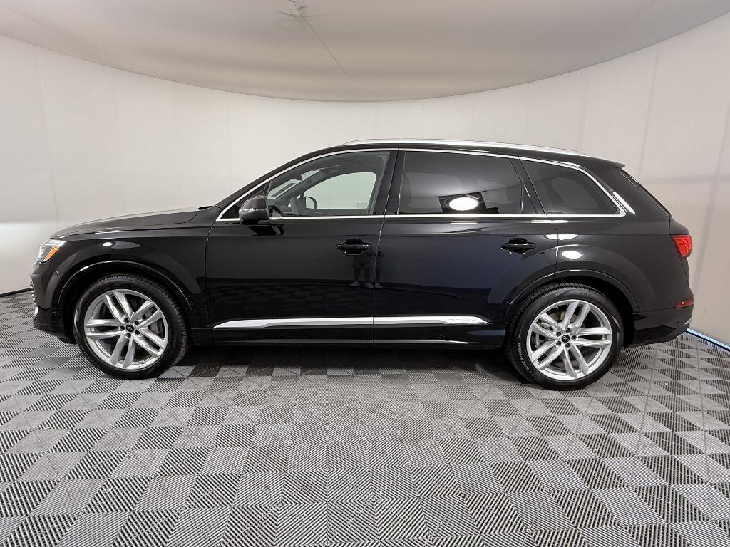 new 2025 Audi Q7 car, priced at $71,851