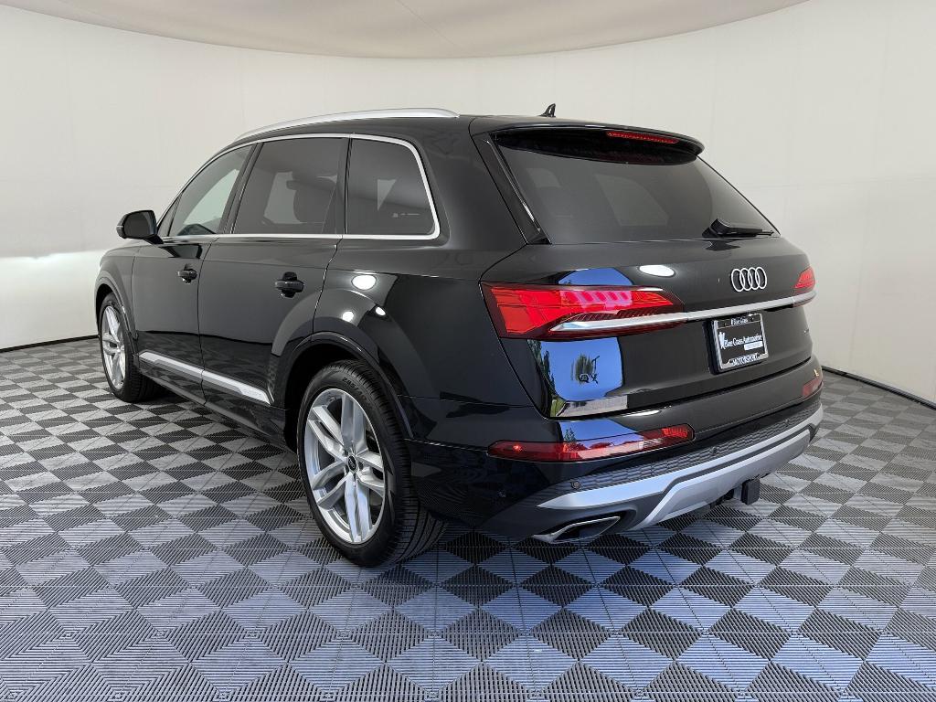 new 2025 Audi Q7 car, priced at $72,611