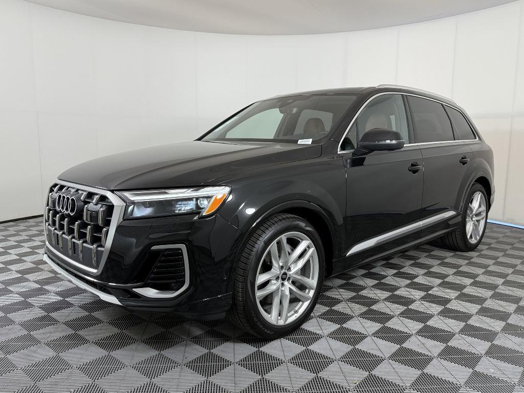 new 2025 Audi Q7 car, priced at $71,851