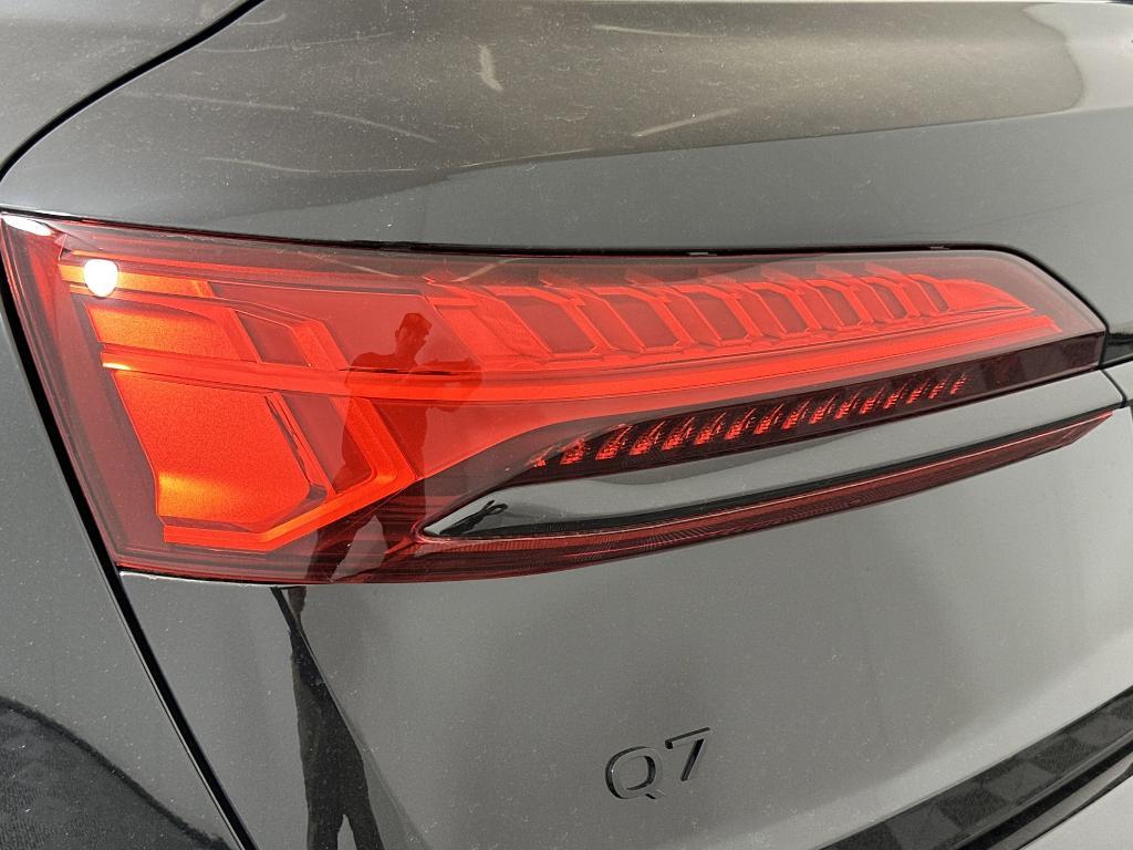 new 2025 Audi Q7 car, priced at $73,861