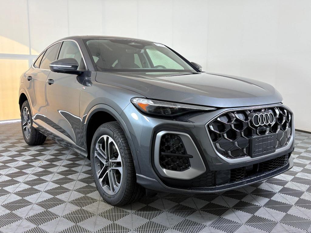 new 2025 Audi Q5 car, priced at $58,532