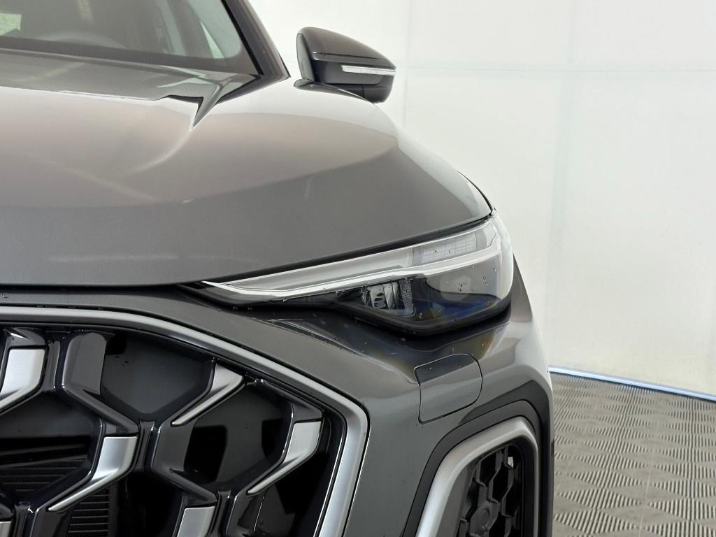 new 2025 Audi Q5 car, priced at $58,532