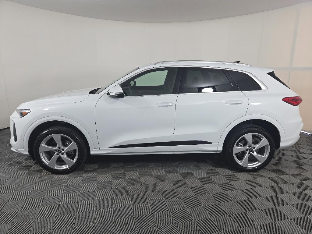 new 2025 Audi Q5 car, priced at $60,071