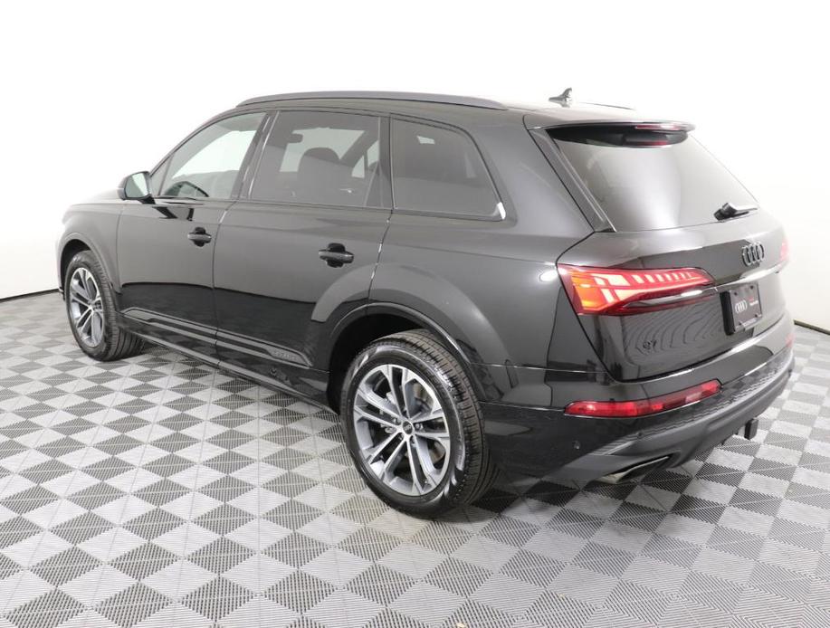 new 2025 Audi Q7 car, priced at $65,872