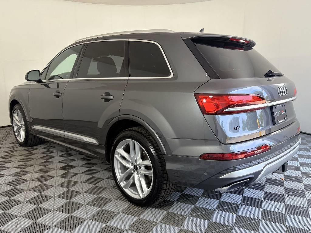 new 2025 Audi Q7 car, priced at $71,761