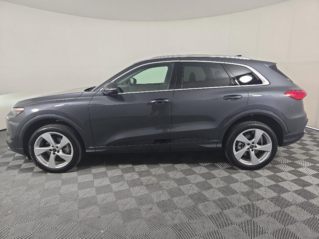 new 2025 Audi Q5 car, priced at $61,300