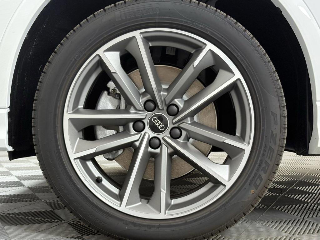 new 2025 Audi Q3 car, priced at $44,151