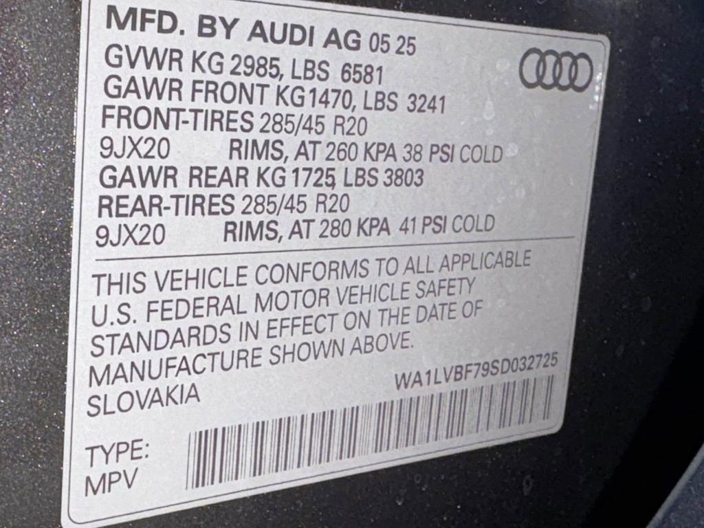 new 2025 Audi Q7 car, priced at $68,242