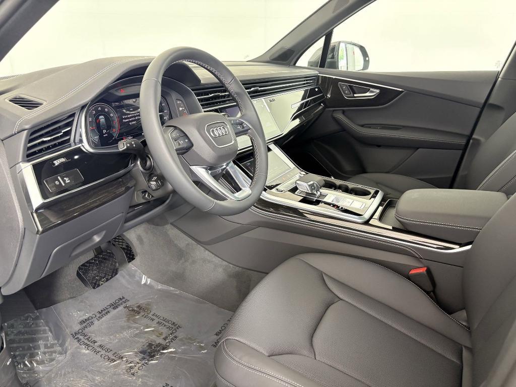 new 2025 Audi Q7 car, priced at $68,242