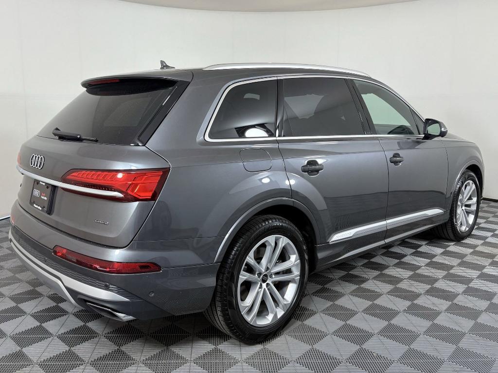 new 2025 Audi Q7 car, priced at $68,242