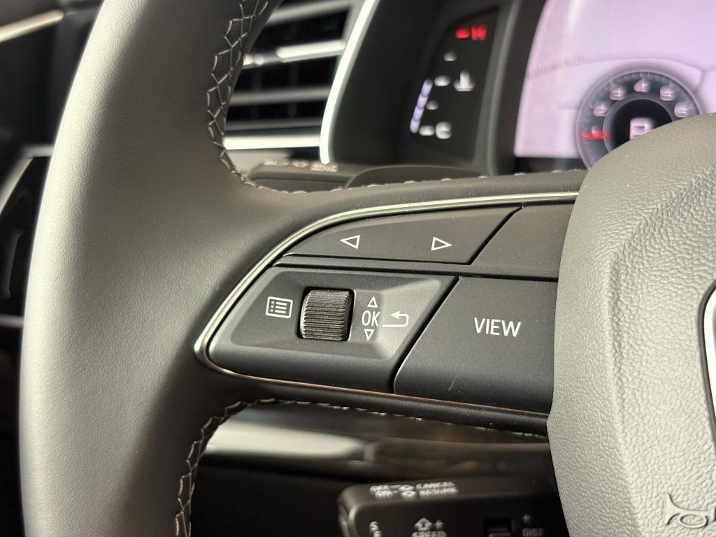 new 2025 Audi Q7 car, priced at $68,242