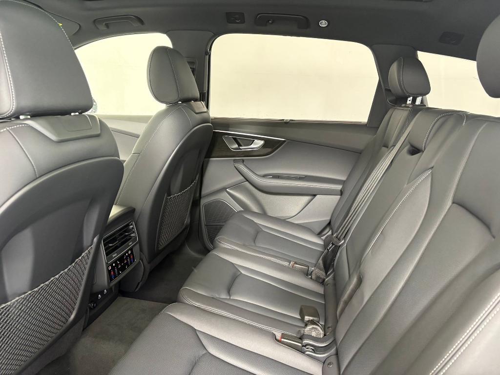 new 2026 Audi Q7 car, priced at $77,390
